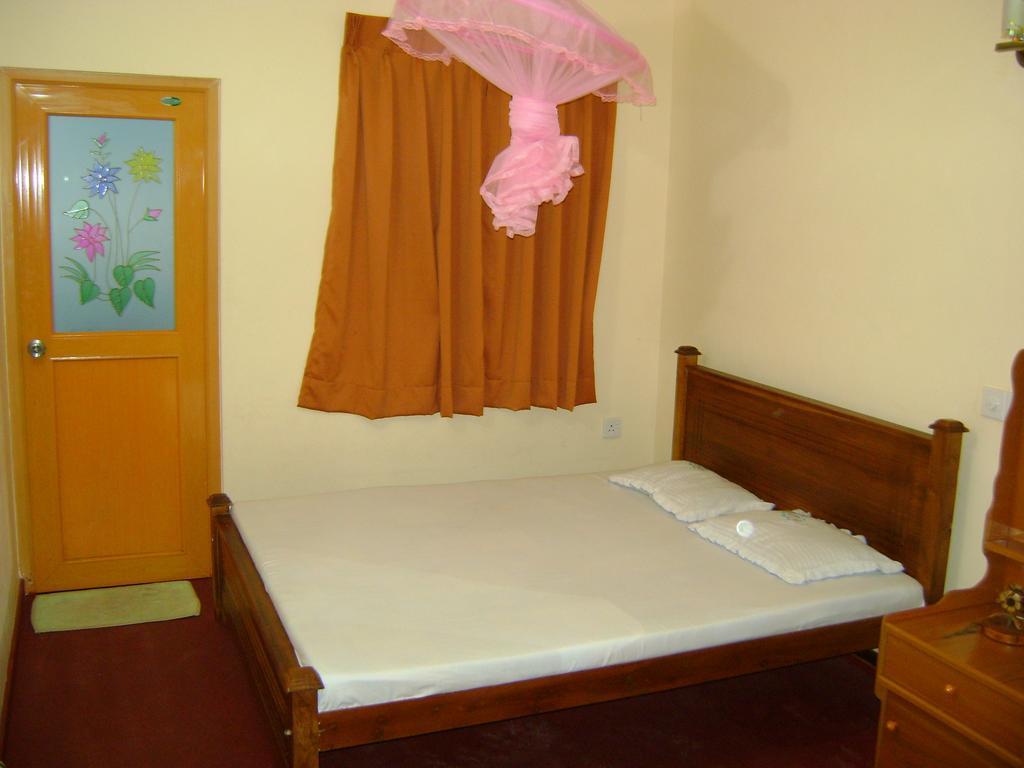 Family Guest House Mirissa Kamer foto